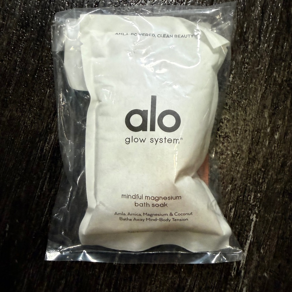 Alo Yoga Mindful Magnesium Bath Soak White Glow System Sachet Amla